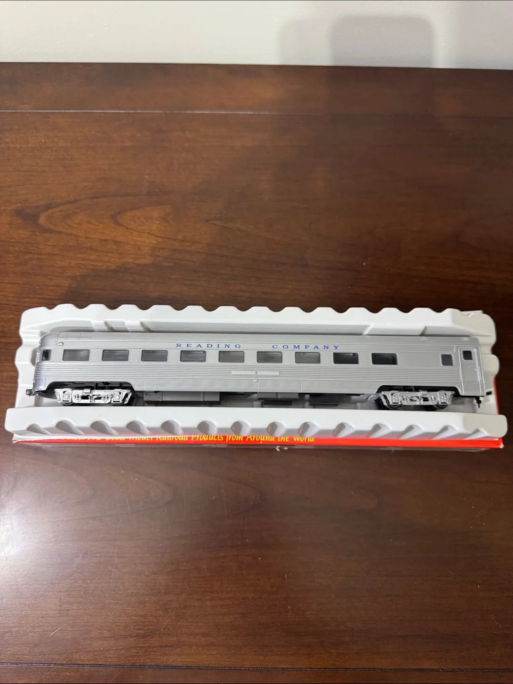 IHC Reading Company 1930’s HO Scale 7 Piece Passenger Car Set (New)
